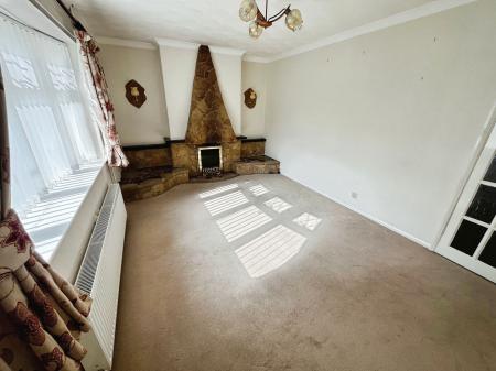 3 bedroom Semi-detached house for sale in Exeter Close, Midway, DE11