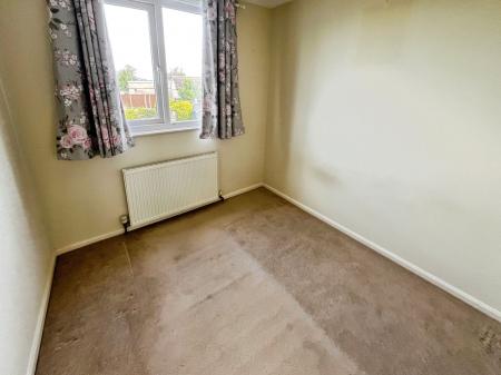 3 bedroom Semi-detached house for sale in Exeter Close, Midway, DE11