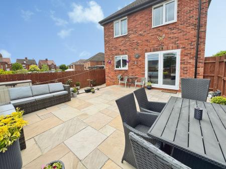 3 bedroom Detached house for sale in Burton Road, Midway, DE11