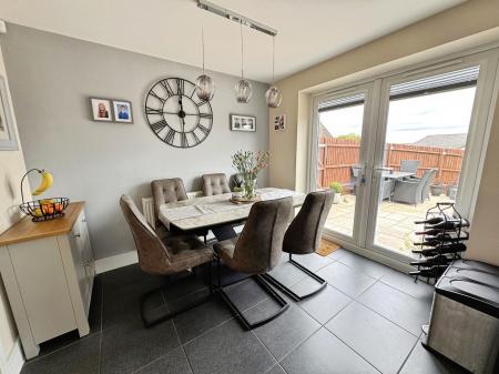 3 bedroom Detached house for sale in Burton Road, Midway, DE11