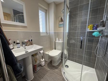 3 bedroom Detached house for sale in Burton Road, Midway, DE11