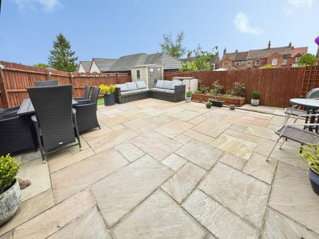 3 bedroom Detached house for sale in Burton Road, Midway, DE11