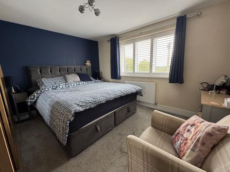3 bedroom Detached house for sale in Burton Road, Midway, DE11