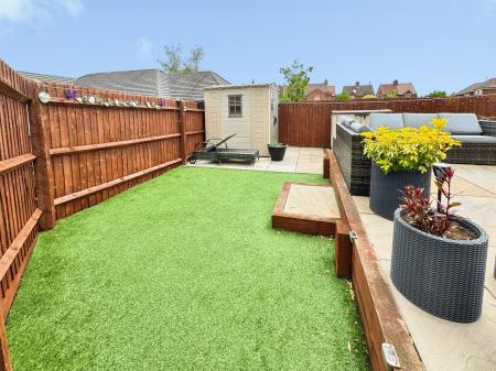 3 bedroom Detached house for sale in Burton Road, Midway, DE11