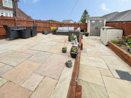 3 bedroom Detached house for sale in Burton Road, Midway, DE11