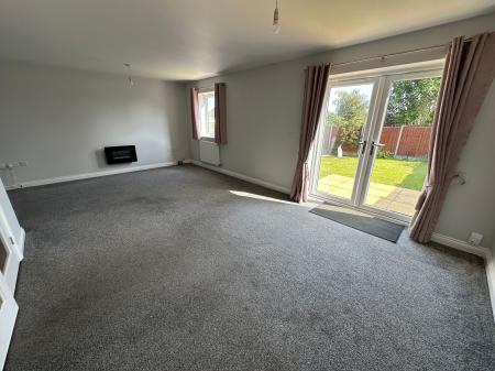 4 bedroom Detached house for sale in The Leys, Newhall, DE11