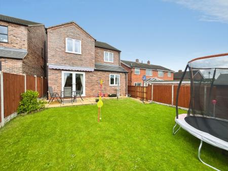 4 bedroom Detached house for sale in The Leys, Newhall, DE11
