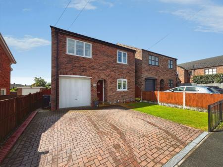 The Leys, Newhall, DE11