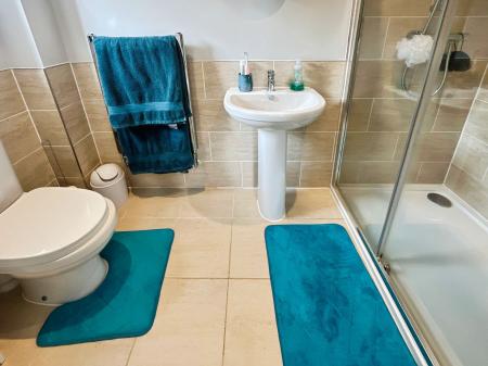 4 bedroom Detached house for sale in The Leys, Newhall, DE11