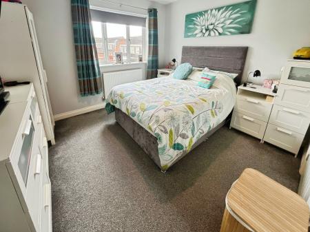 4 bedroom Detached house for sale in The Leys, Newhall, DE11