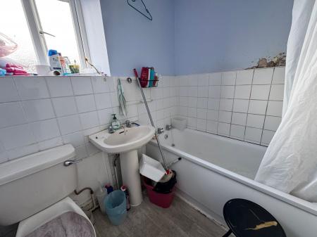 2 bedroom Flat for sale in Rosliston Road, Hampden House Rosliston Road, DE15