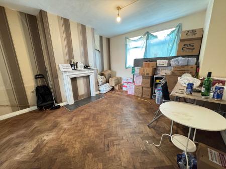 2 bedroom Flat for sale in Rosliston Road, Hampden House Rosliston Road, DE15