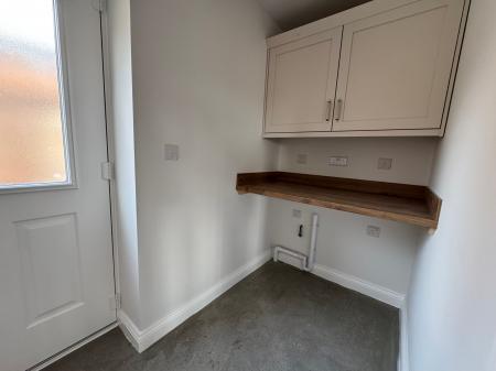 4 bedroom Detached house for sale in Manor Grove, Branston, DE14