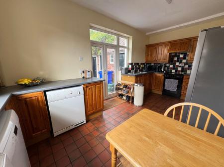 3 bedroom Semi-detached house for sale in Hill Street, Stapenhill, DE15