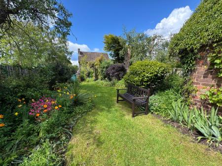3 bedroom Semi-detached house for sale in Hill Street, Stapenhill, DE15