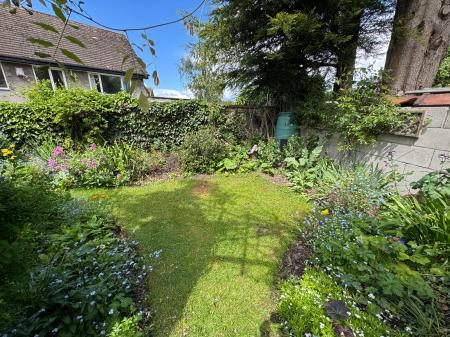 3 bedroom Semi-detached house for sale in Hill Street, Stapenhill, DE15