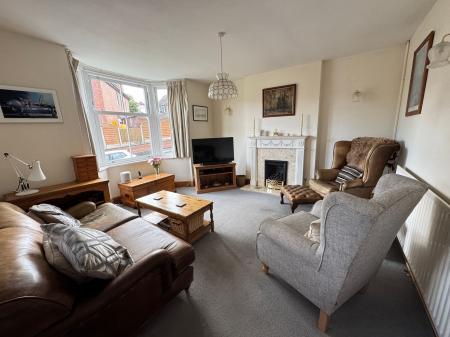 3 bedroom Semi-detached house for sale in Hill Street, Stapenhill, DE15
