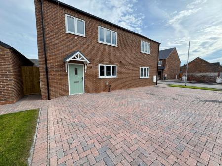 3 bedroom Semi-detached house for sale in Manor Grove, Branston, DE14