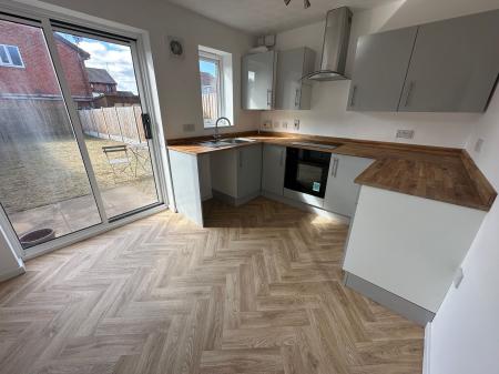 2 bedroom Terraced House for sale in Weston Park Avenue, Burton-On-Trent, DE14