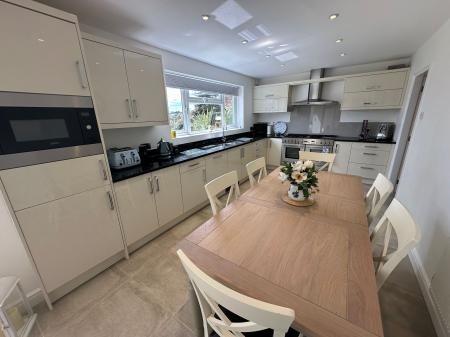 4 bedroom Detached house for sale in Bitham Lane, Stretton, DE13