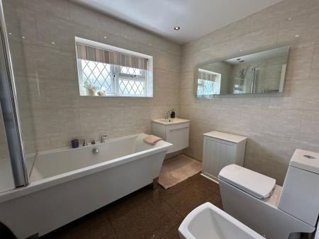 4 bedroom Detached house for sale in Bitham Lane, Stretton, DE13
