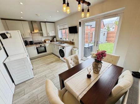 3 bedroom Semi-detached house for sale in Greenways Road, Tatenhill, DE13