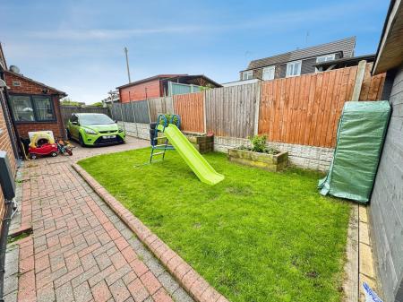 3 bedroom Semi-detached bungalow for sale in Exeter Close, Midway, DE11