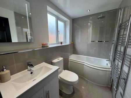 3 bedroom Semi-detached bungalow for sale in Exeter Close, Midway, DE11