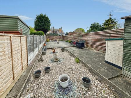 2 bedroom Terraced House for sale in South Street, Woodville, DE11