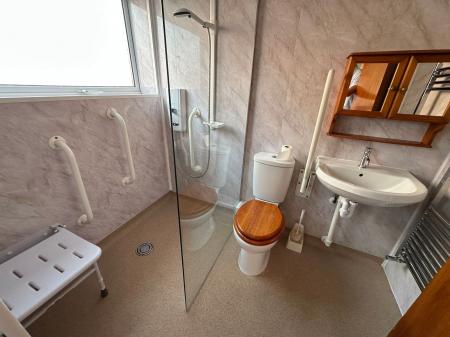 2 bedroom Semi-detached bungalow for sale in Farm Side, Newhall, DE11