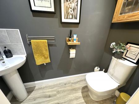 4 bedroom Detached house for sale in Hargate Lane, Newton Solney, DE15