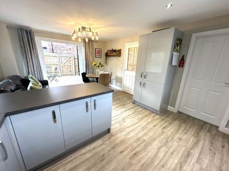 4 bedroom Detached house for sale in Hargate Lane, Newton Solney, DE15