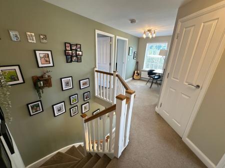 4 bedroom Detached house for sale in Hargate Lane, Newton Solney, DE15