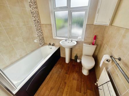 3 bedroom Detached house for sale in Knowles Hill, Rolleston-On-Dove, DE13