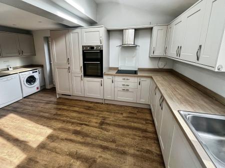 3 bedroom Detached house for sale in Knowles Hill, Rolleston-On-Dove, DE13