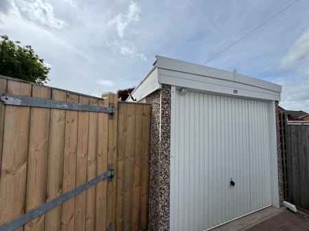 3 bedroom Semi-detached house for sale in Burton Road, Woodville, DE11