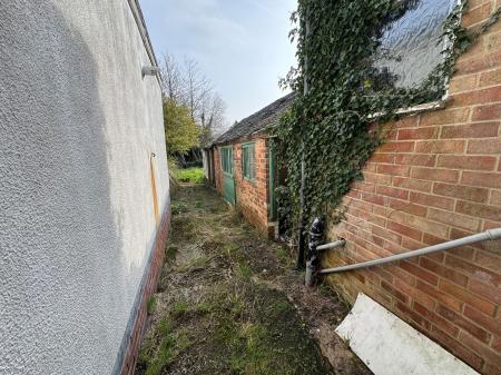 2 bedroom Terraced House for sale in Midland Road, Swadlincote, DE11