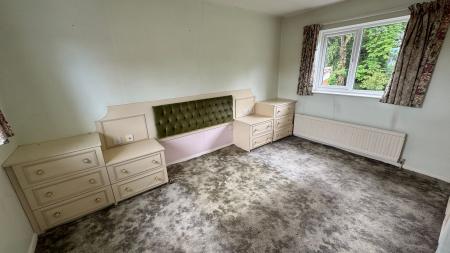 4 bedroom Detached house for sale in Dove Grove, Egginton, DE65