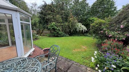 4 bedroom Detached house for sale in Dove Grove, Egginton, DE65