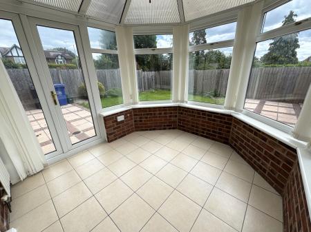 3 bedroom Detached house for sale in Longbow Close, Stretton, DE13