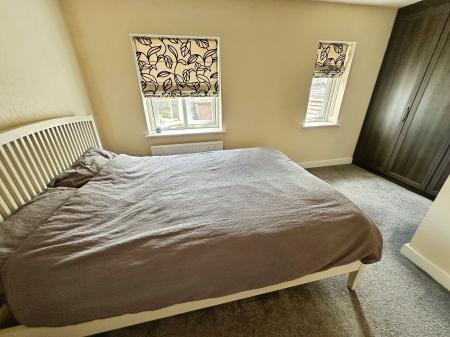 3 bedroom Semi-detached house for sale in Henley Grove, Church Gresley, DE11