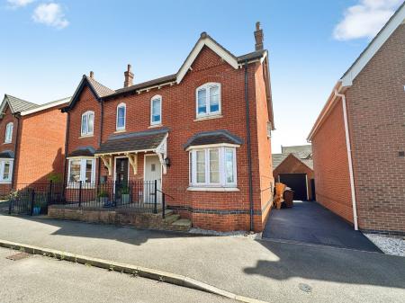 Henley Grove, Church Gresley, DE11