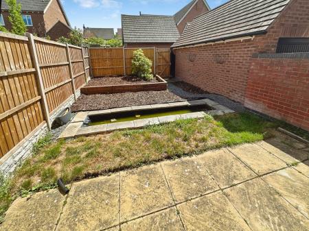 3 bedroom Semi-detached house for sale in Henley Grove, Church Gresley, DE11