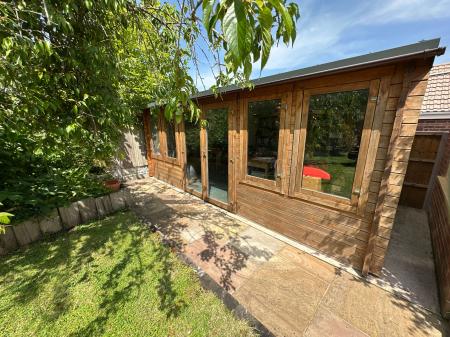 2 bedroom Detached bungalow for sale in Highlands Drive, Burton-On-Trent, DE15