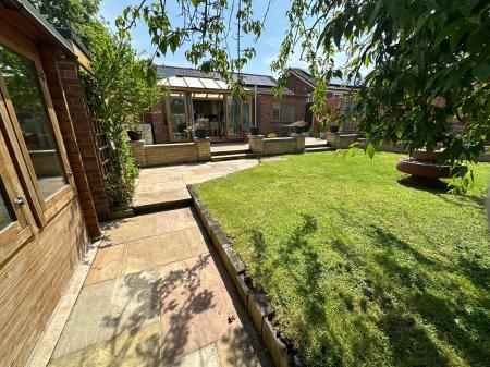 2 bedroom Detached bungalow for sale in Highlands Drive, Burton-On-Trent, DE15