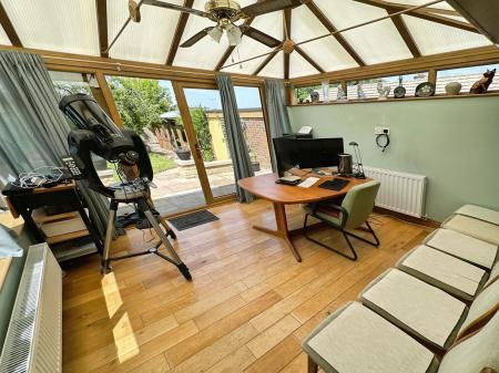 2 bedroom Detached bungalow for sale in Highlands Drive, Burton-On-Trent, DE15