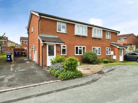 2 bedroom Flat for sale in Harlech Way, Stretton, DE13