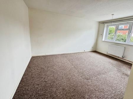 2 bedroom Flat for sale in Harlech Way, Stretton, DE13