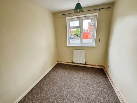 2 bedroom Flat for sale in Harlech Way, Stretton, DE13