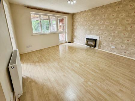 2 bedroom Flat for sale in Harlech Way, Stretton, DE13